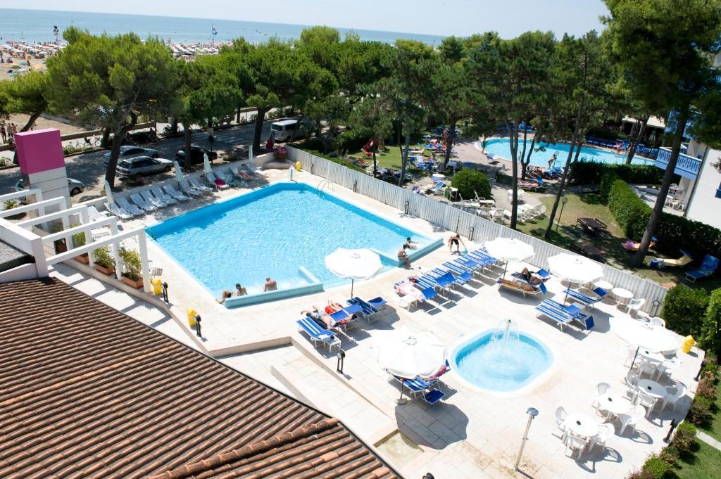 Hotel Bristol Ліньяно-Сабб'ядоро Екстер'єр фото